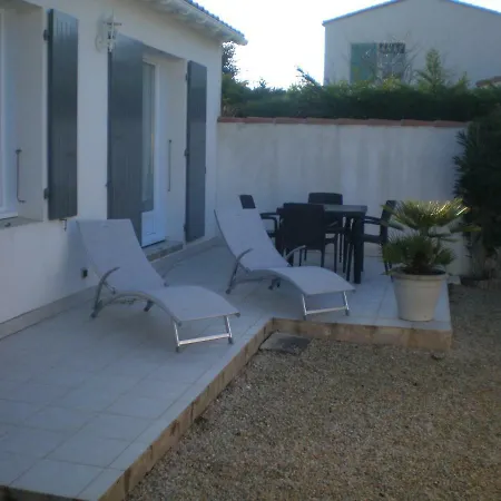 Maison De Vacance Holiday home La Flotte