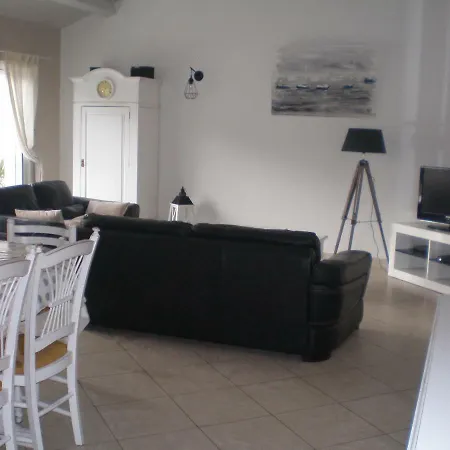 Maison De Vacance Holiday home La Flotte